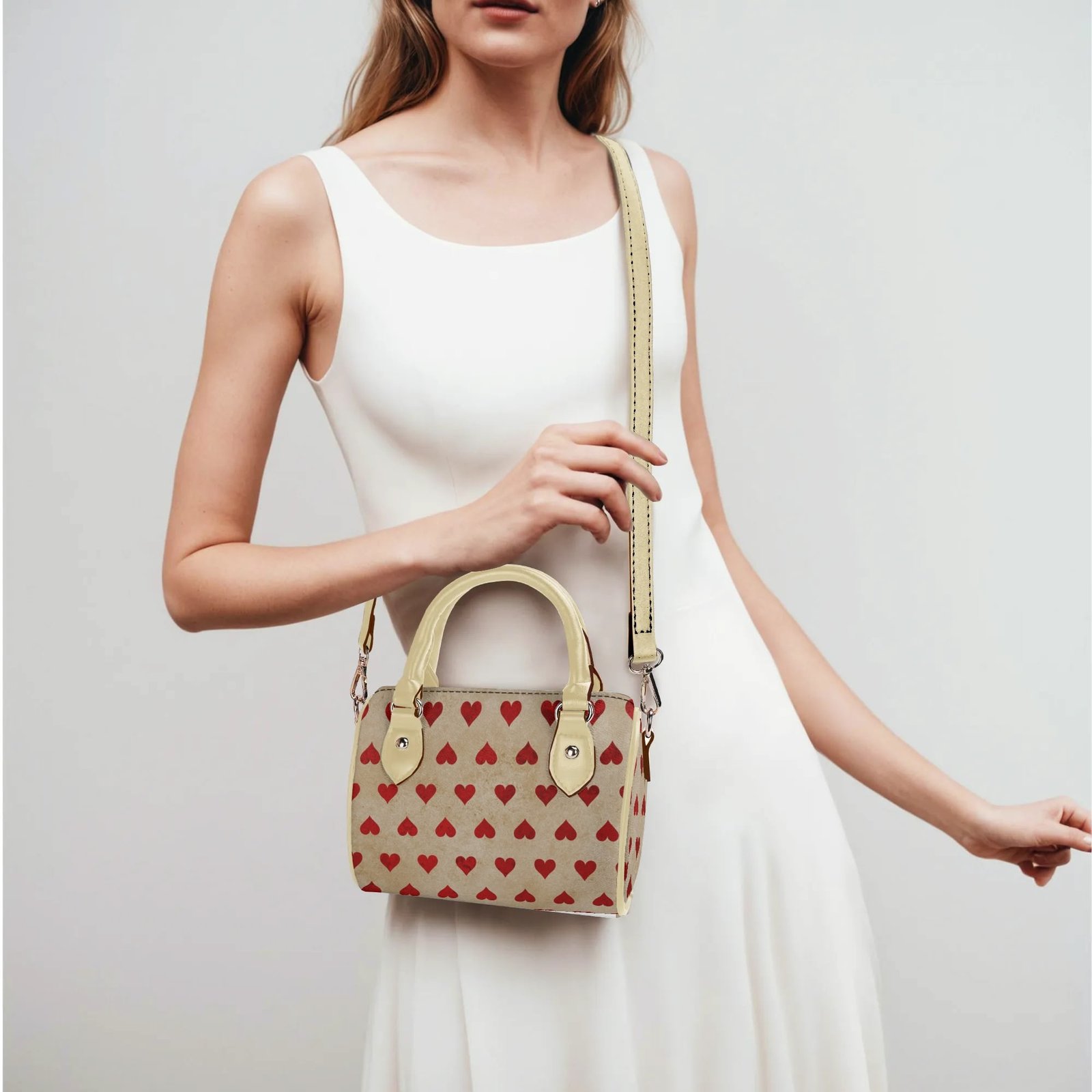 Alice in Wonderland Heart Mini Bag - Image 18